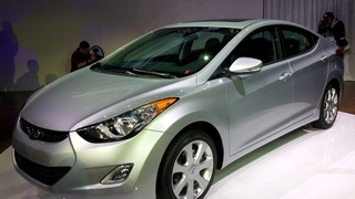 2011 Hyundai Elantra Heats Your Buns